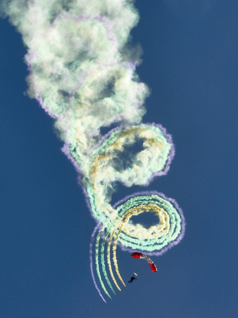 Skyhawks Parchute team from Trenton, Ontario, perform a jump. Photo: Jim Jorgenson.