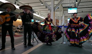 A mariachi band was on hand to celebrate the inaugural flight of Aeromexico to YVR in January, 2016. Photo: flytdeck@gmail.com