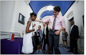 Prime Minister Justin Trudeau meets Annaelle, age 11, who demonstrates her Chaud-pelle (hot shovel) invention. Photo: courtesy Natural Sciences and Engineering Research Council of Canada.
